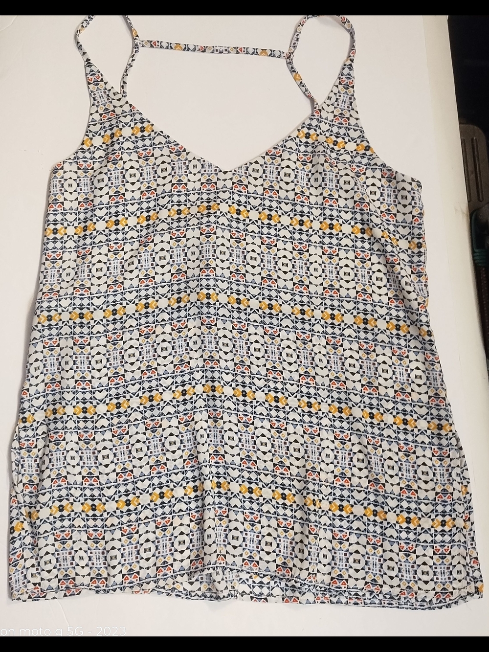 H & M Geometric Printed Spaghetti-Strap Cami in White, Navy & Yellow.  Size 10